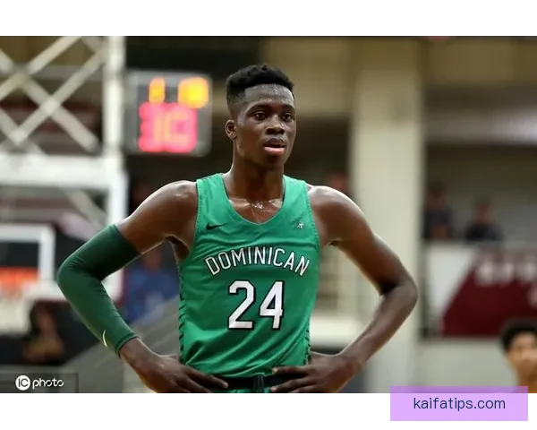 字母弟弟亚历克斯首秀圆梦上场体验令人难以置信